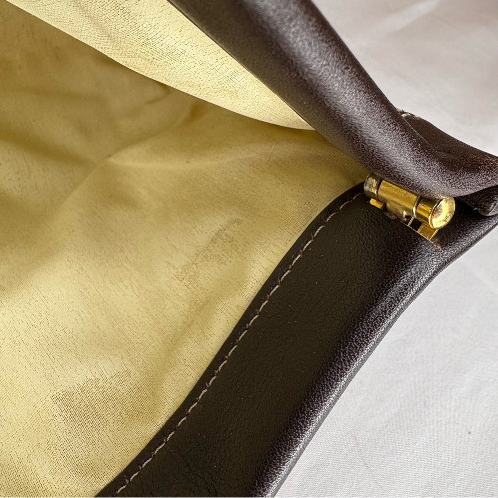 ❌SOLD❌ LOEWE Suede Clutch with Hinged Structured Opening - Picture 6 of 12